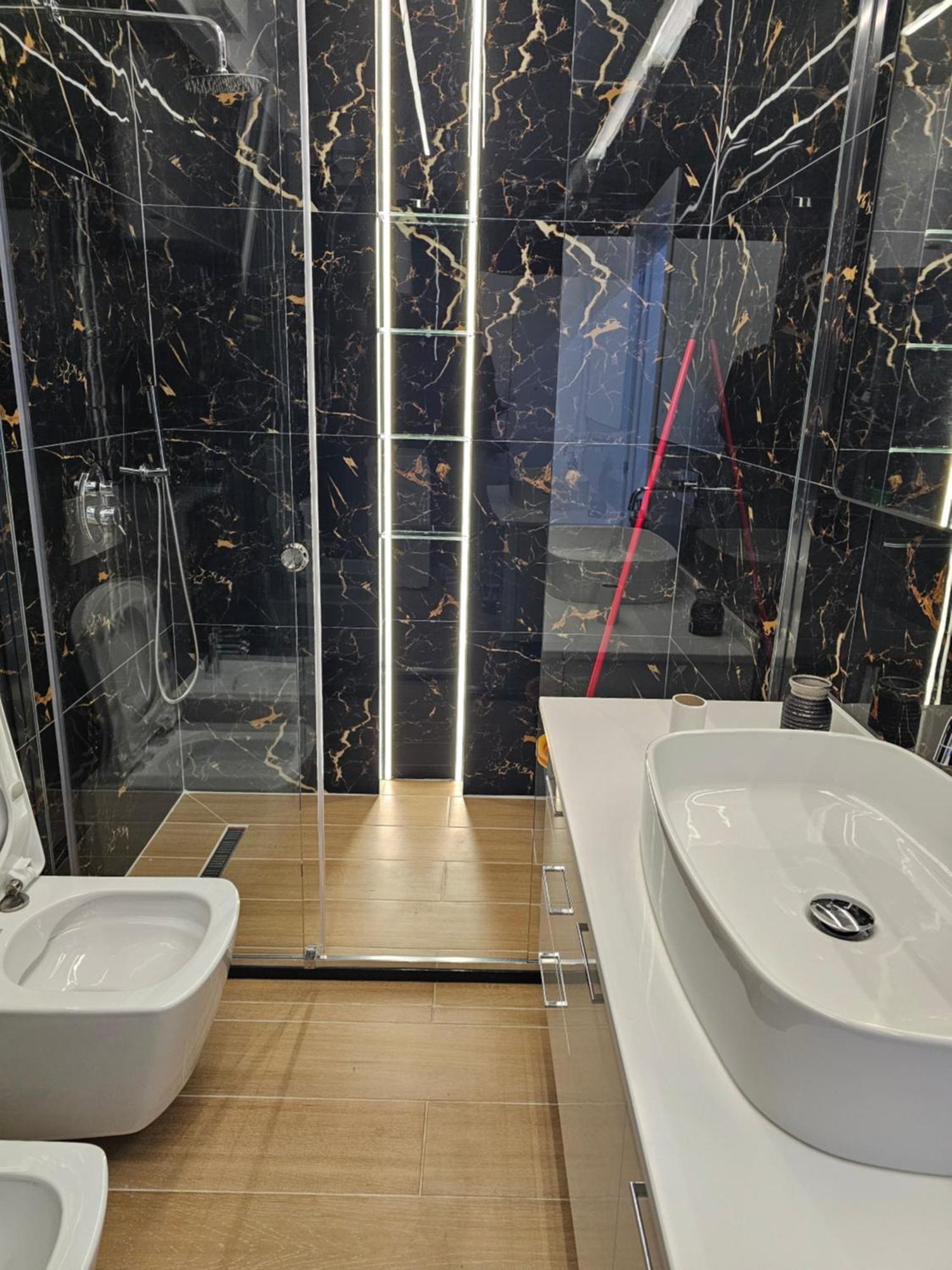 Geljus Apartment 2 Tirana Buitenkant foto